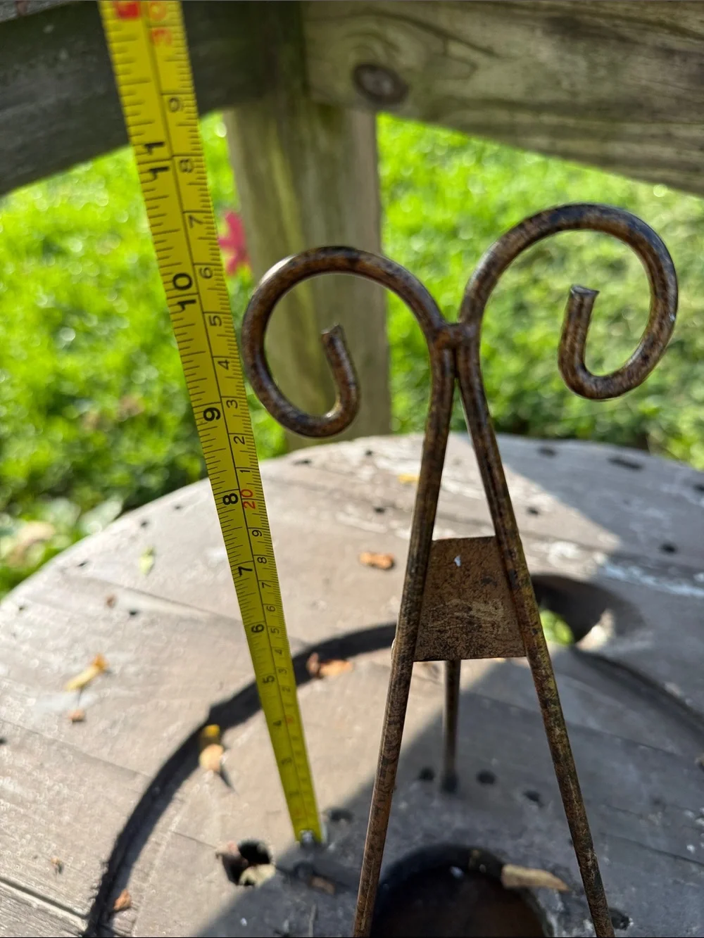 Rustic Metal Mini Easel Stand - Brown